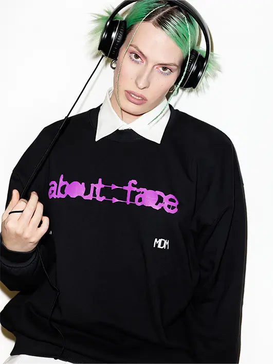 BLACK CREWNECK