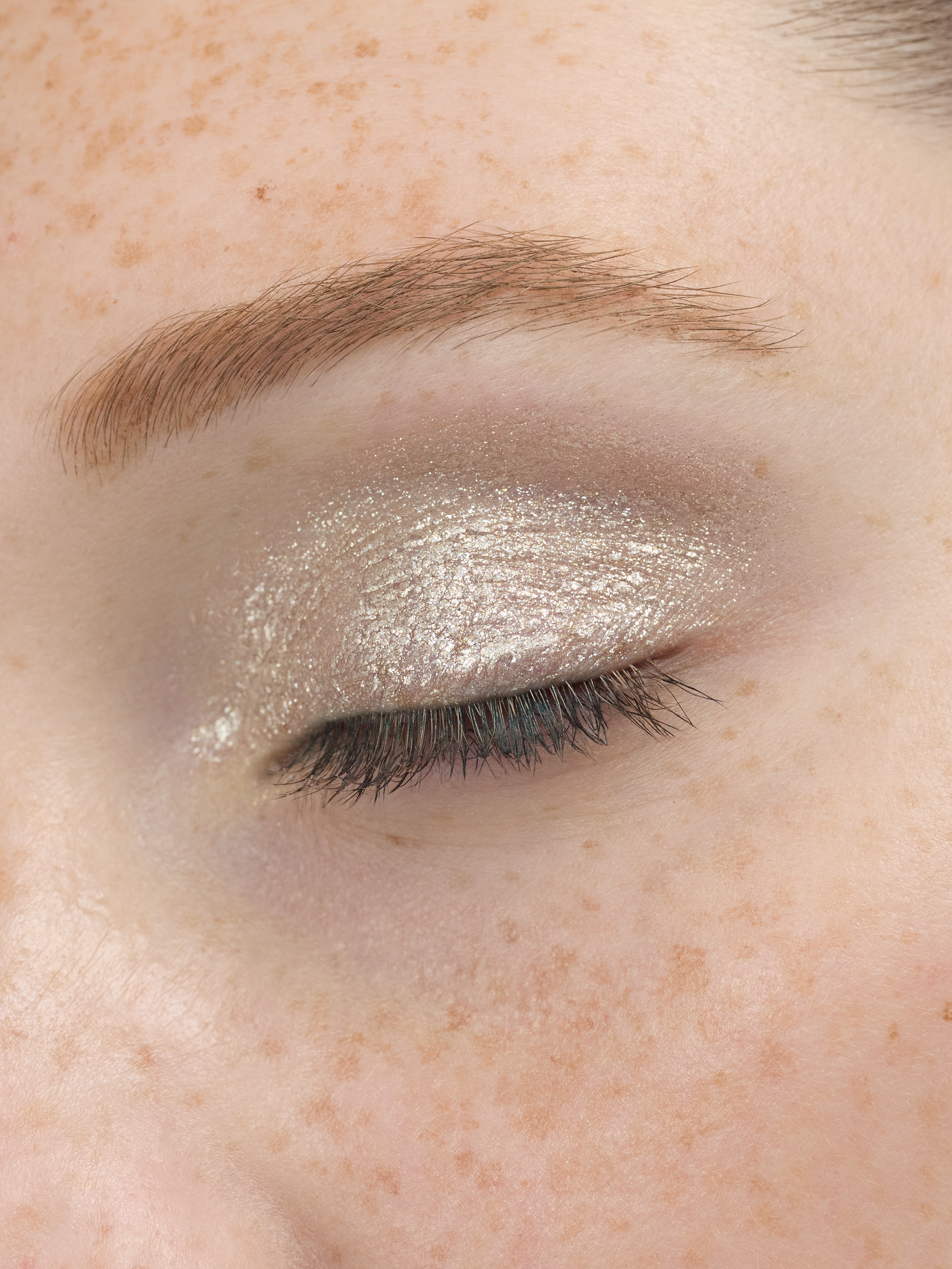 Fractal Glitter Eye Paint